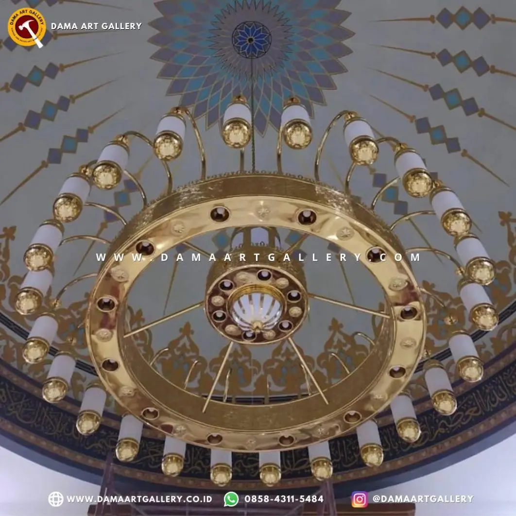 Pengrajin Lampu Masjid Nabawi Kuningan